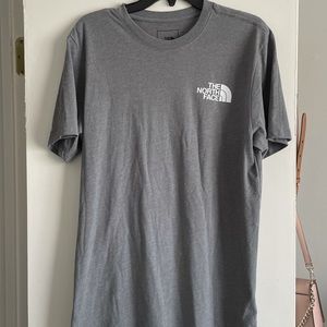 NWOT The North Face Gray T-Shirt Medium